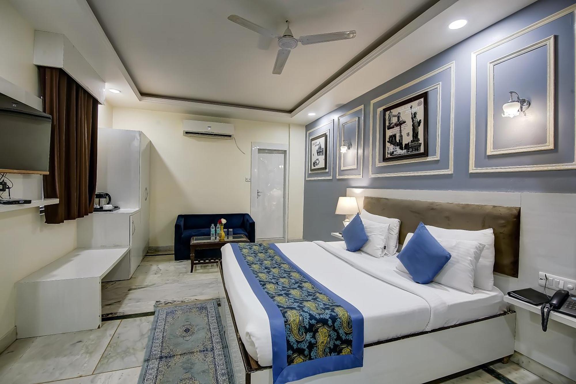 Opo Hotel The Alpino Új-Delhi Kültér fotó